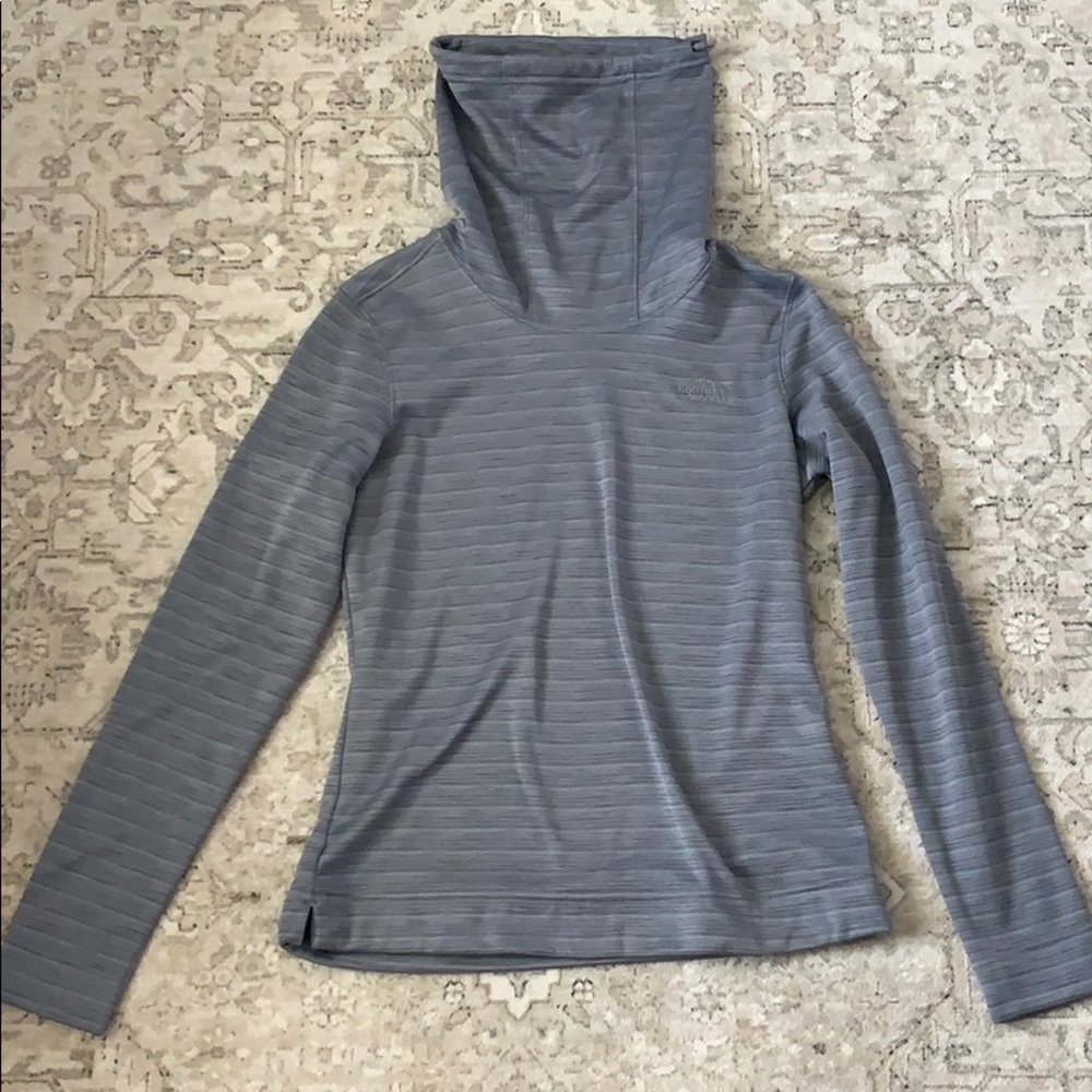 Turtle neck north face pullover